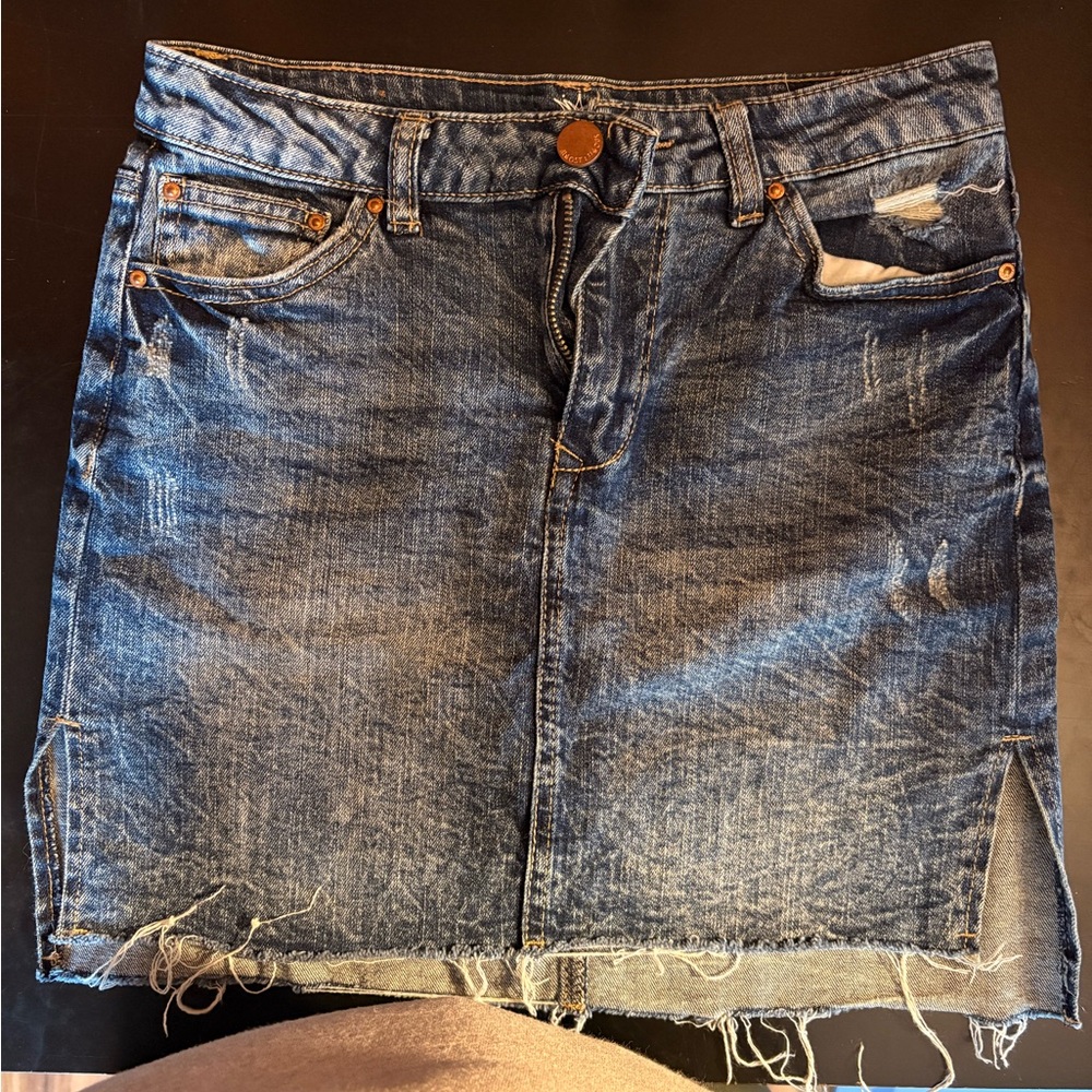 Almost Famous Distressed Denim Mini Skirt Size 5 Raw Hem Y2K Low Rise Jean Skirt